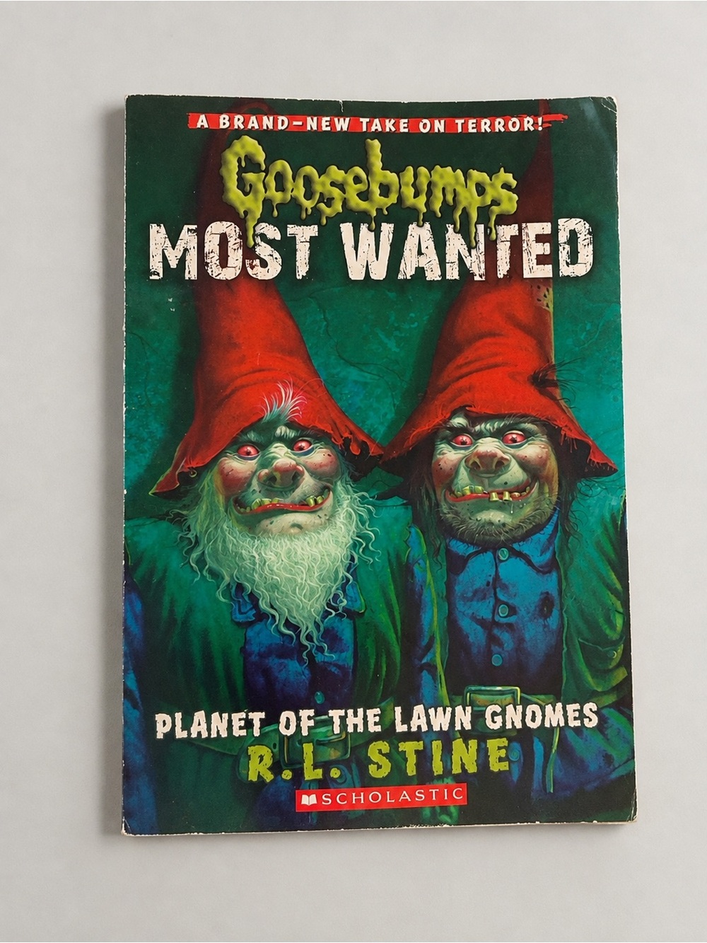 R.L. Stine Signed Goosebumps Planet of Lawn Gnomes #1 2012 Autographed!